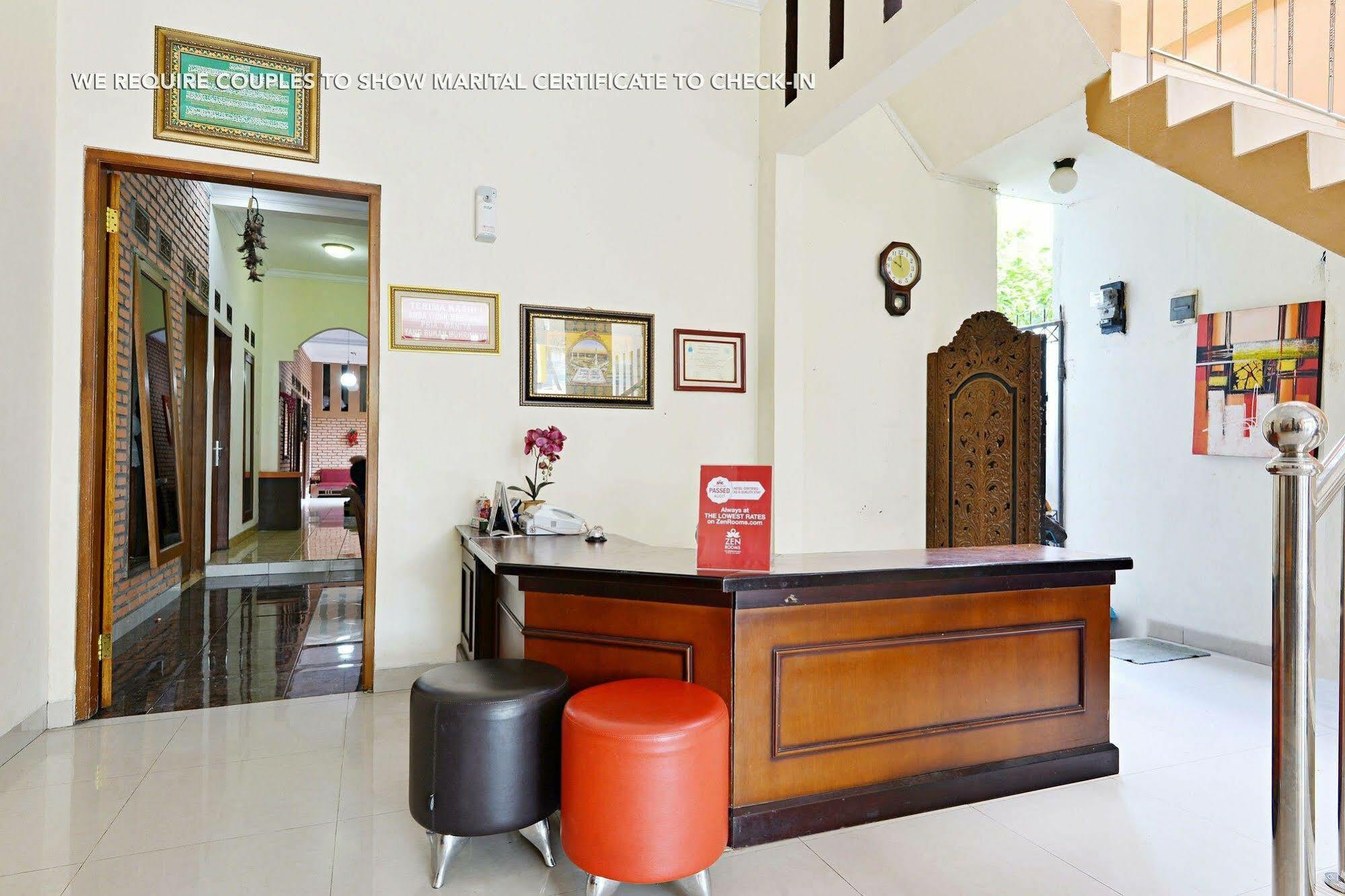 Zen Rooms Antapani Syariah Bandung Exterior photo